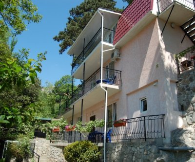 Комфортабельное жилье в Алупке